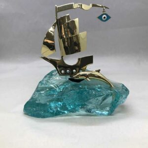 Καράβι με 1 δελφίνια