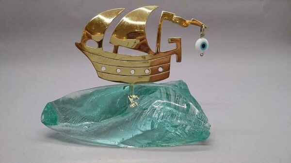 Καράβι με τρύπες